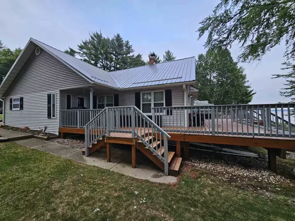 Montello, WI 53949-8572,W715 N Shore Drive