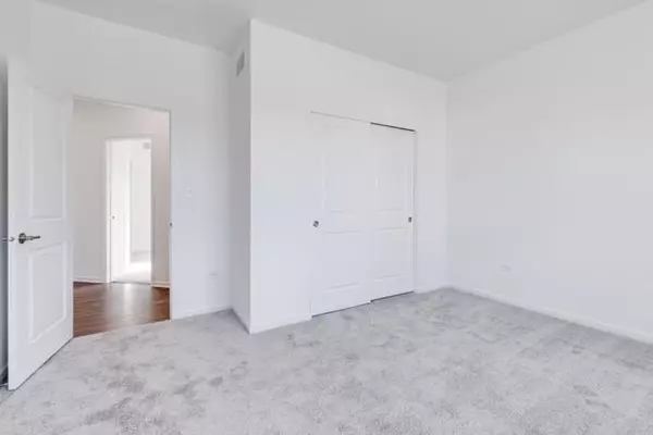 Stoughton, WI 53589,2948 Jackson Street #01