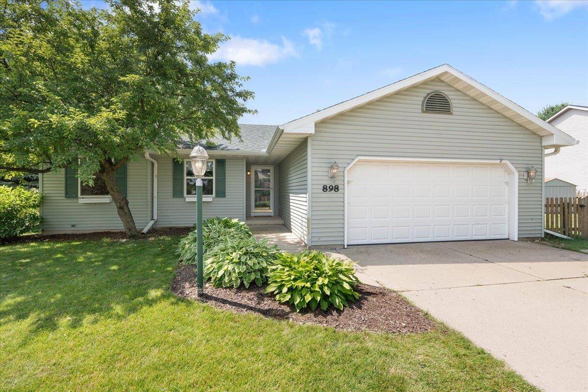 898 Foxglove Drive, Sun Prairie, WI 53590