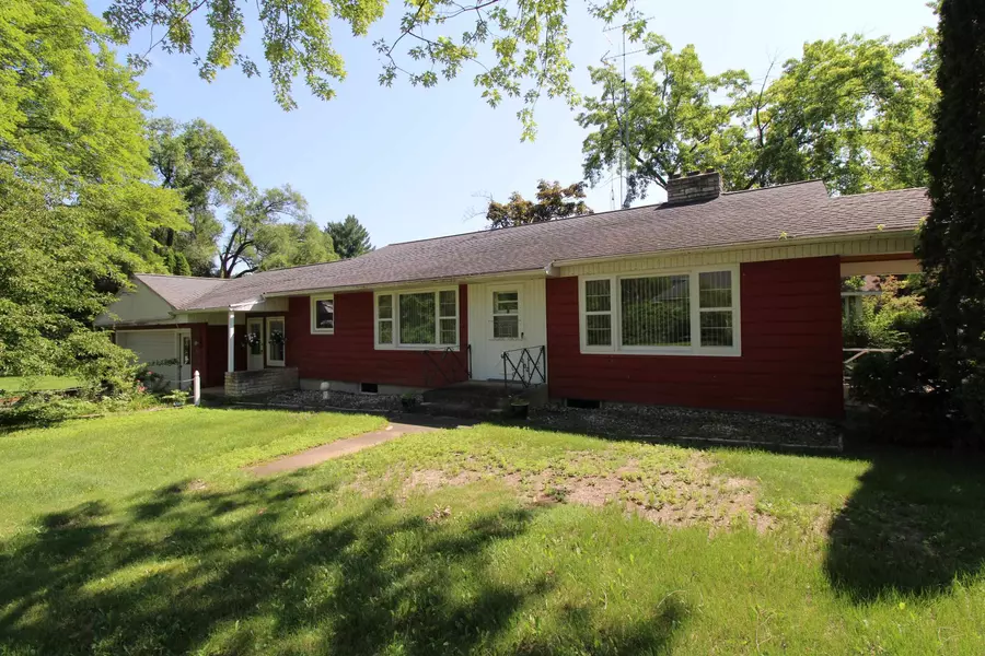 206 E Ormsby Street, Oxford, WI 53952
