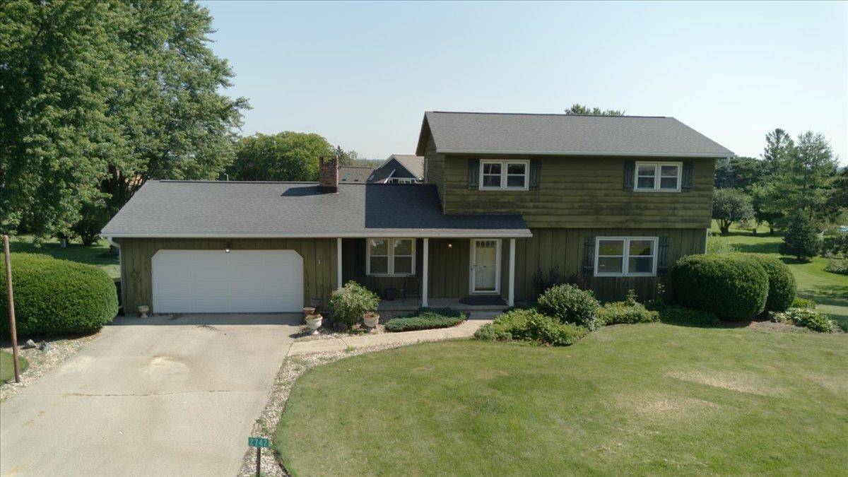 2742 Hilltop Drive, Sun Prairie, WI 53590