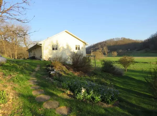 Muscoda, WI 53573,16429 Pine Tree Road