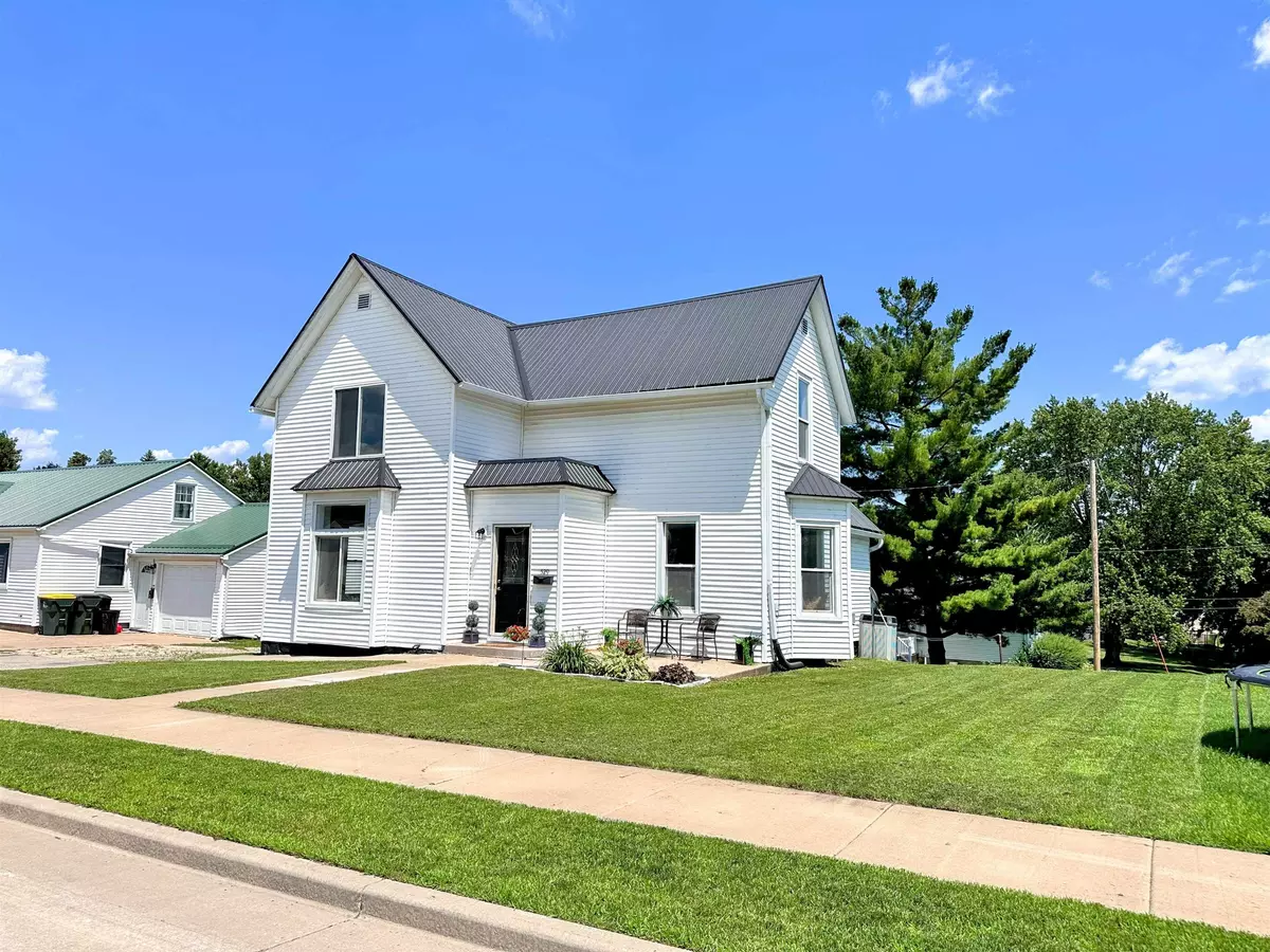 Lancaster, WI 53813,529 N Madison Street