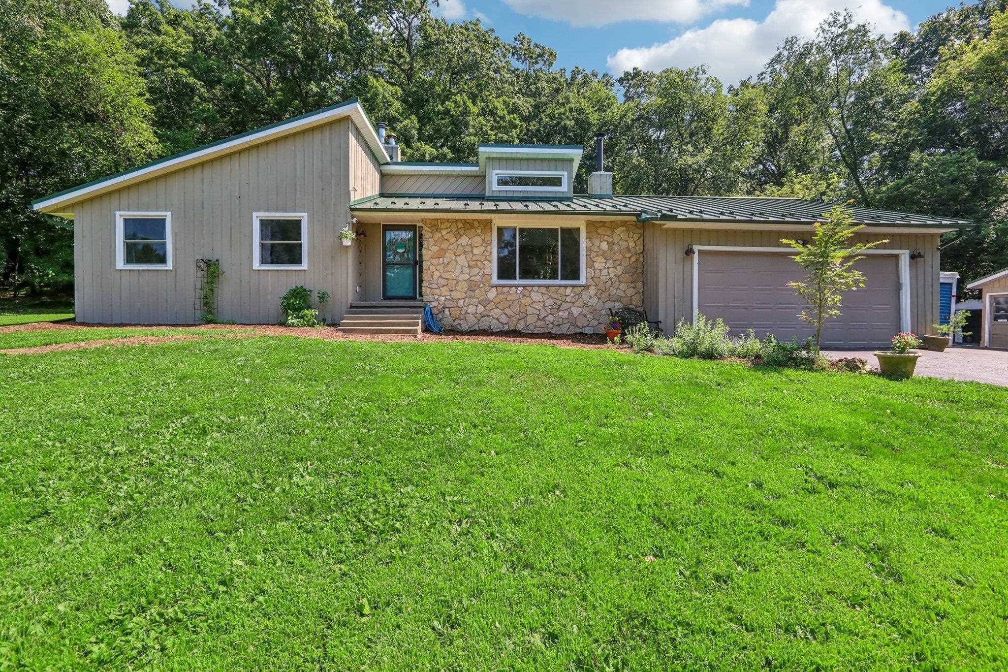 N3638 Birchwood Drive, Poynette, WI 53955-0000