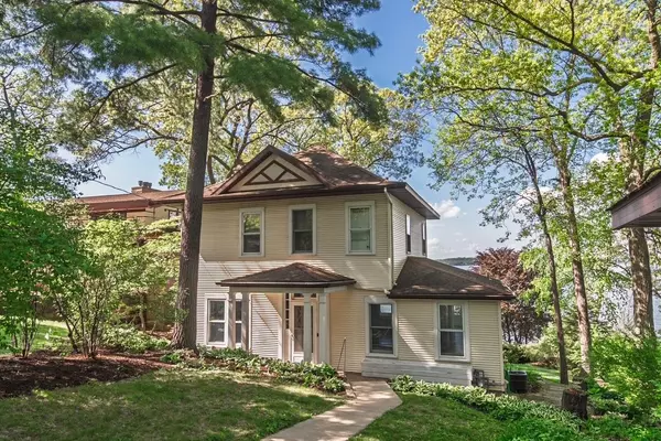 5026 Lake Mendota Drive, Madison, WI 53705