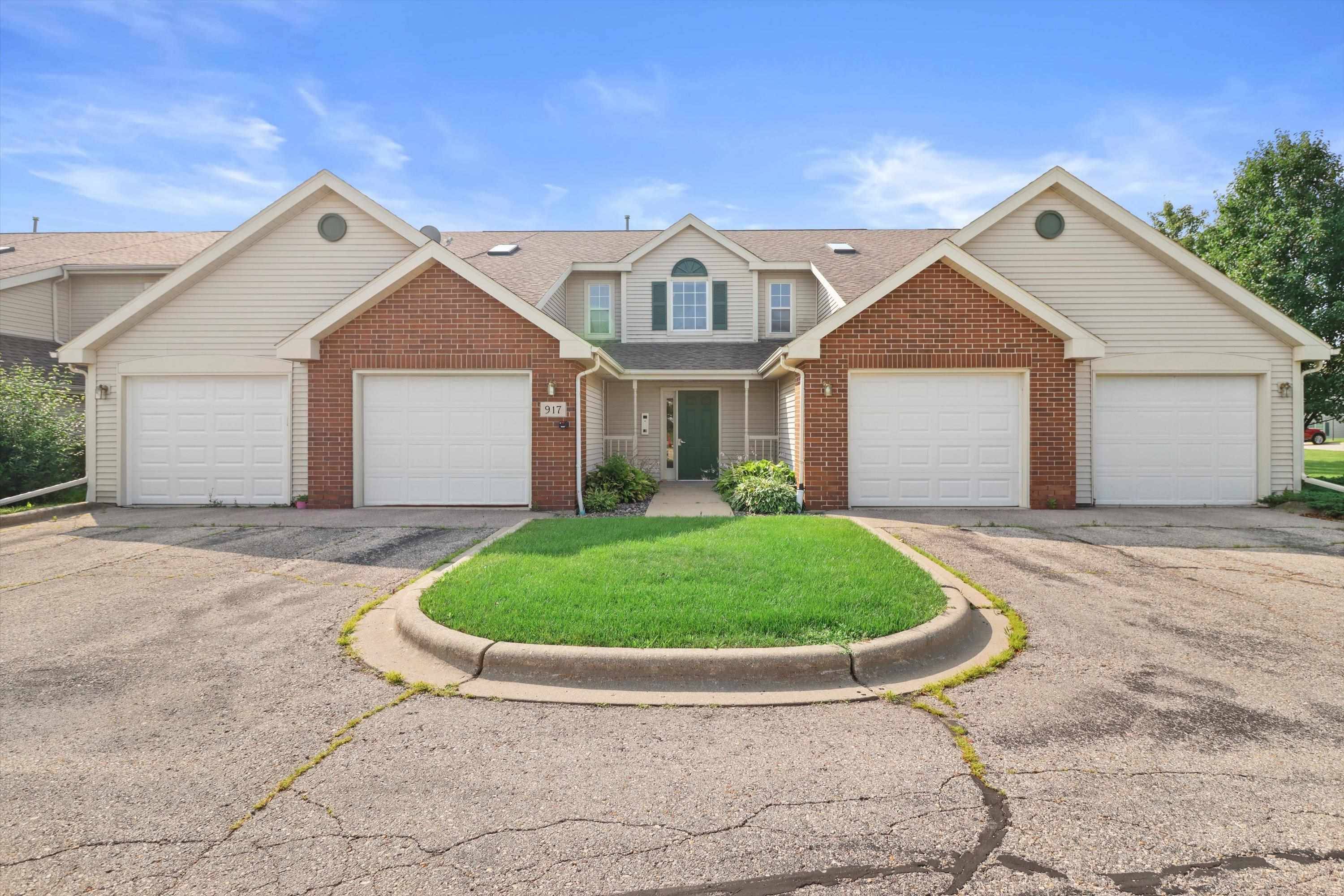 917 Park Street #202, Oregon, WI 53575