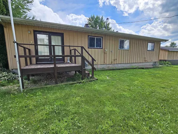 New Lisbon, WI 53950,709 S Division Street
