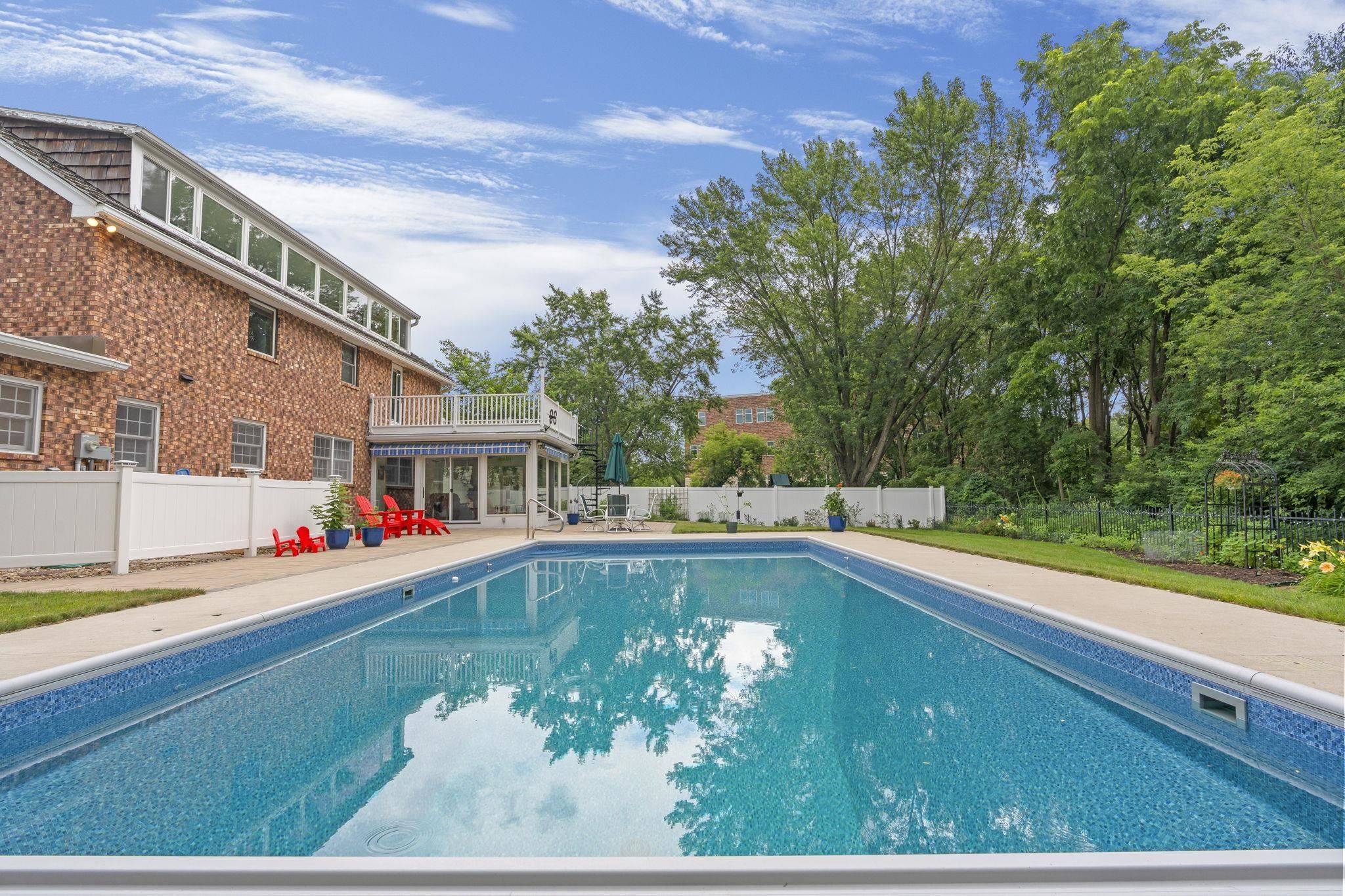 Middleton, WI 53562,7205 Donna Drive