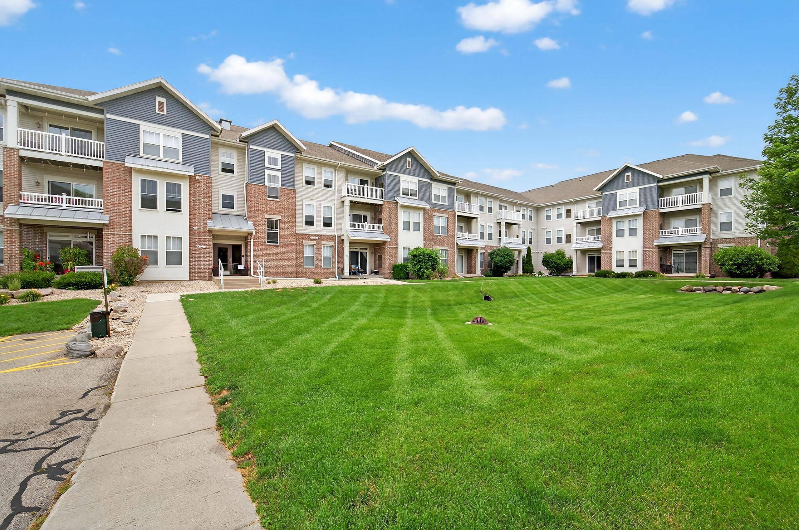 3848 Maple Grove Drive #313, Madison, WI 53719