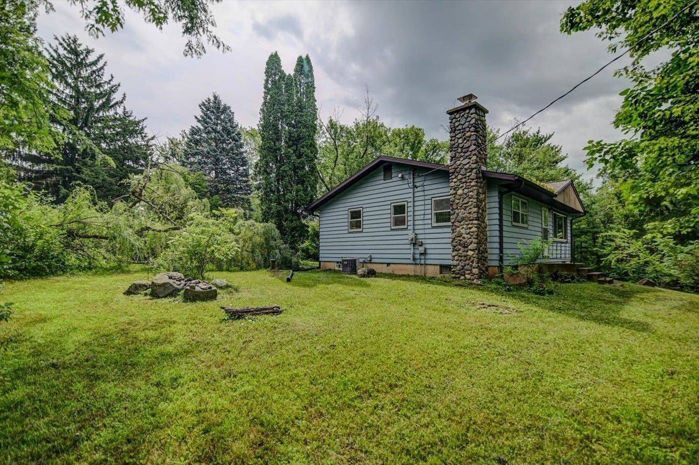 Oregon, WI 53575-2117,1864 County Road MM