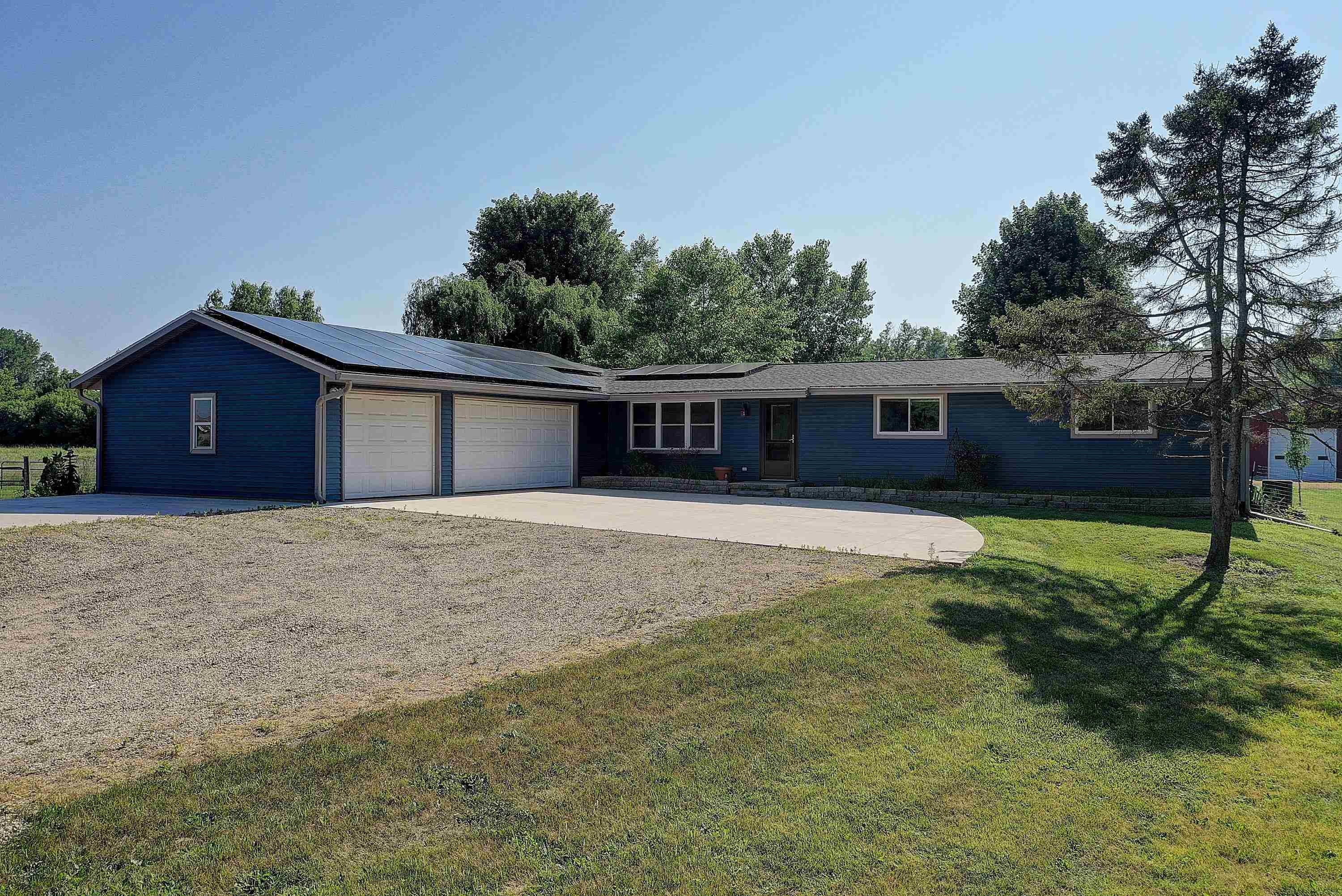 N3562 River Road, Columbus, WI 53925