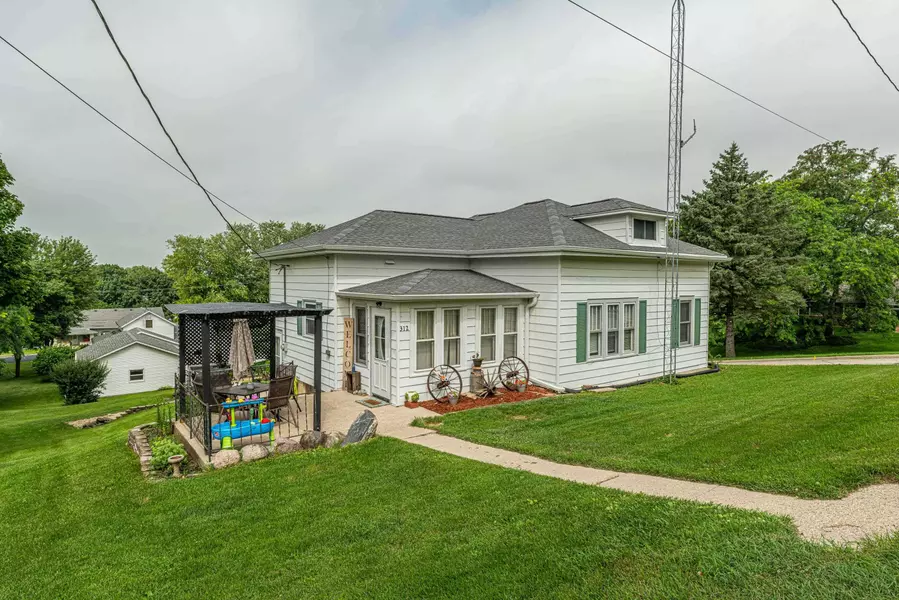 312 N Green Street, Argyle, WI 53504