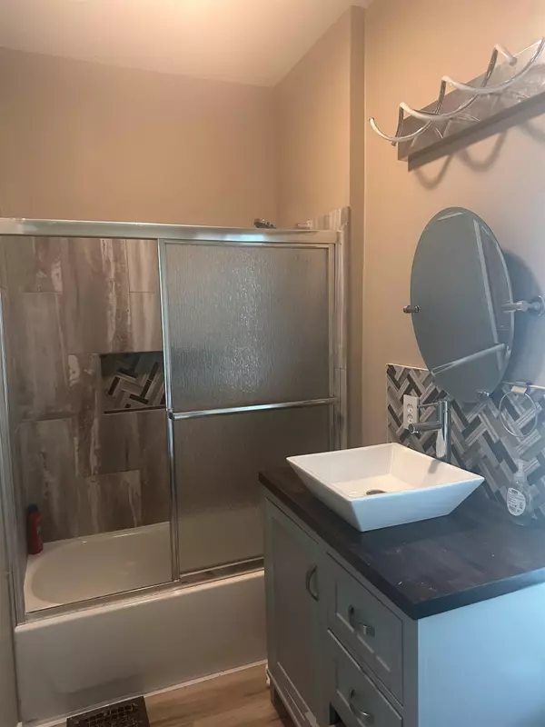 Fox Lake, WI 53933,202-204 W Green Street