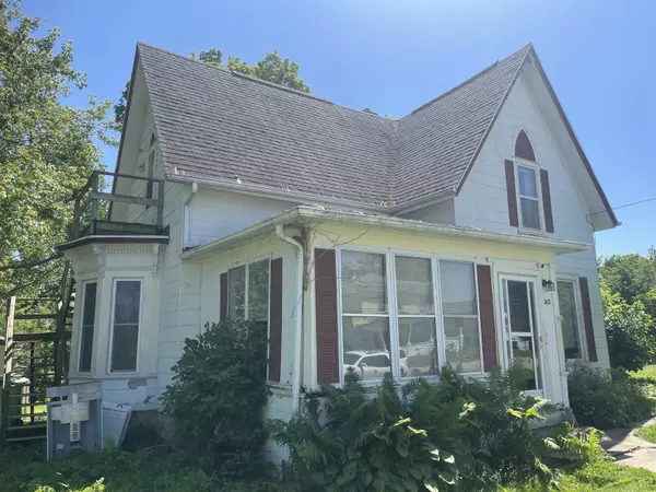 Fox Lake, WI 53933,202-204 W Green Street