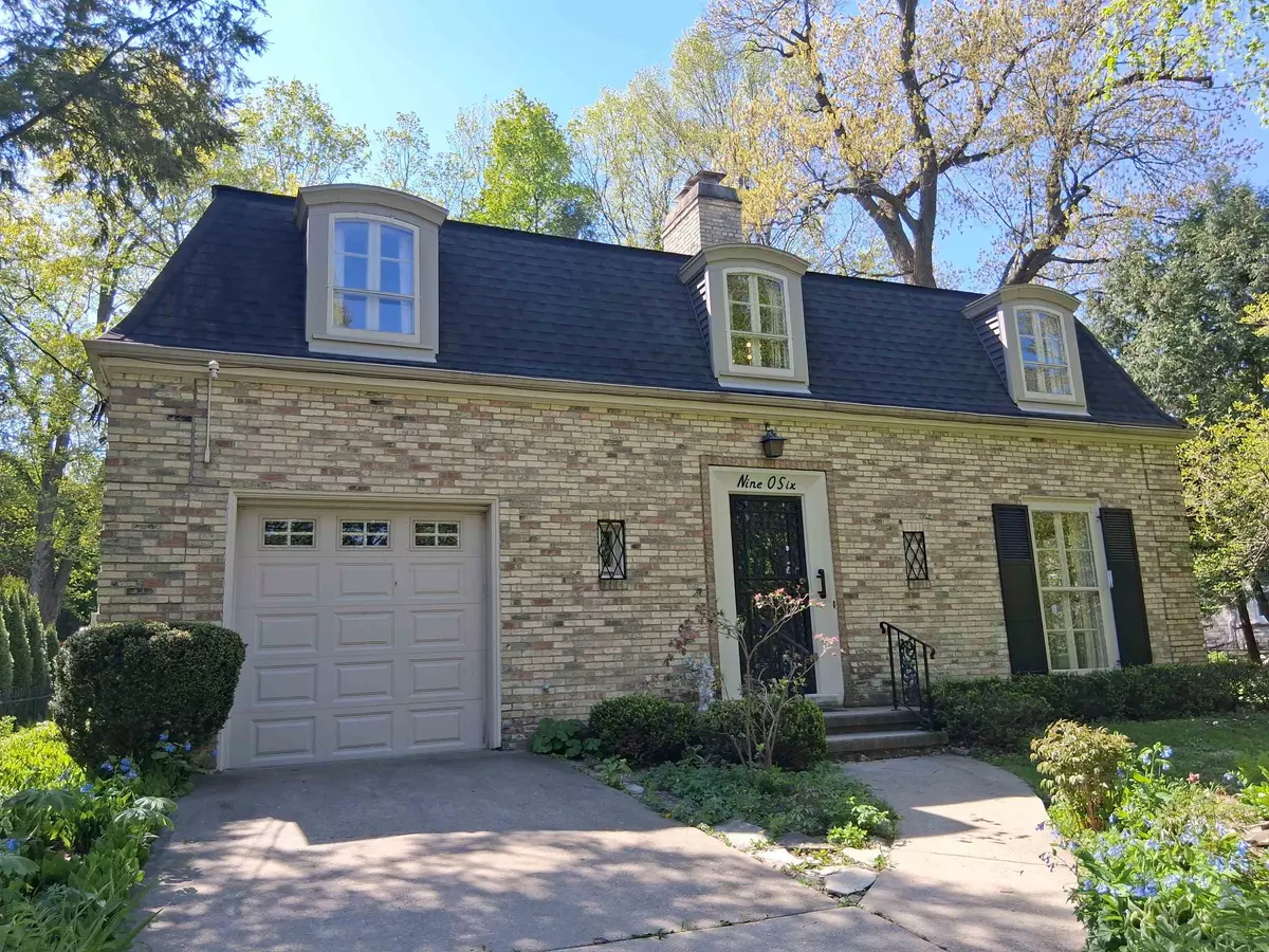 Madison, WI 53704,906 Farwell Drive