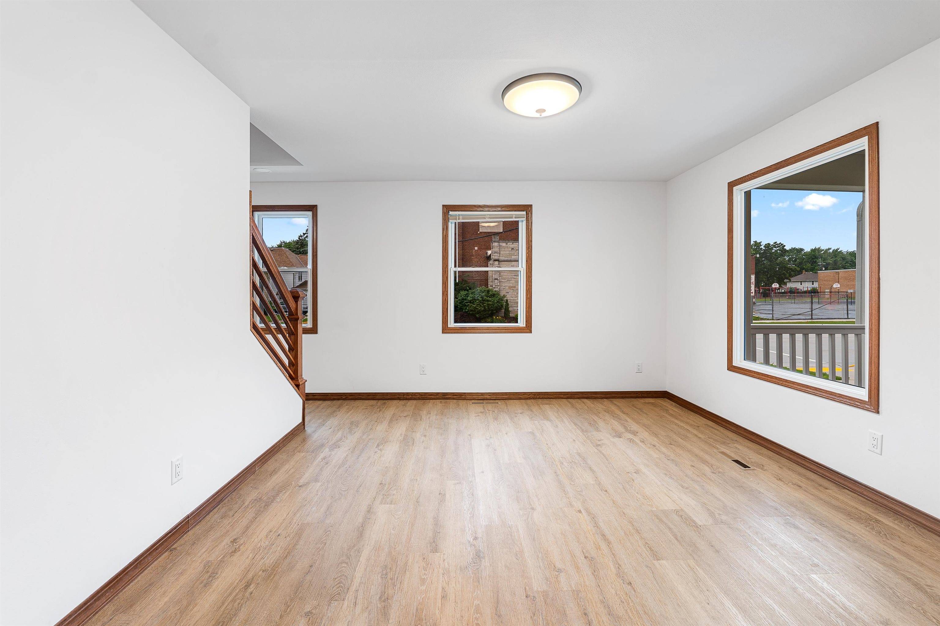 Beaver Dam, WI 53916,325 W Maple Avenue