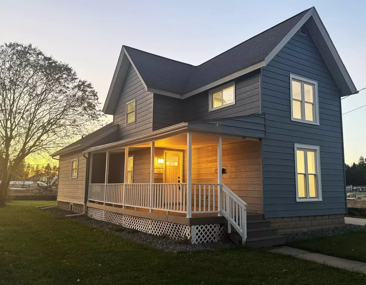 Randolph, WI 53956,233 Second Street