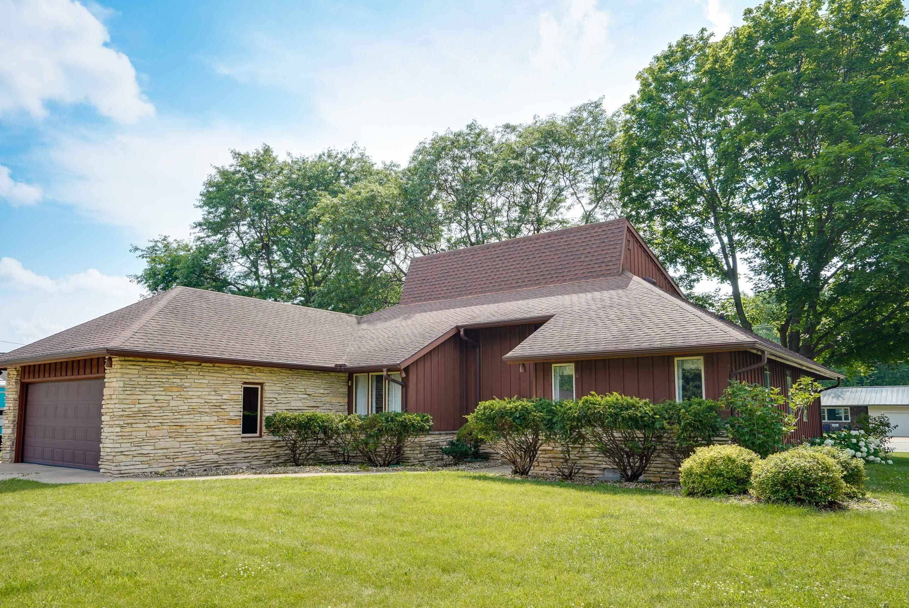 Prairie Du Sac, WI 53578,223 8th Street