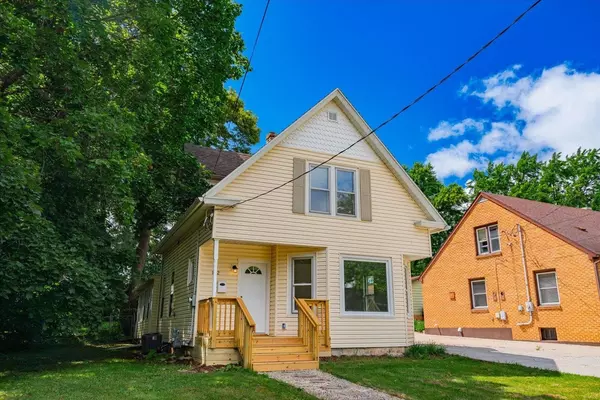 Sun Prairie, WI 53590,152 Union Street