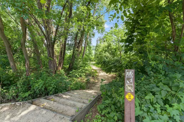 Middleton, WI 53562,7106 Fortune Drive #25