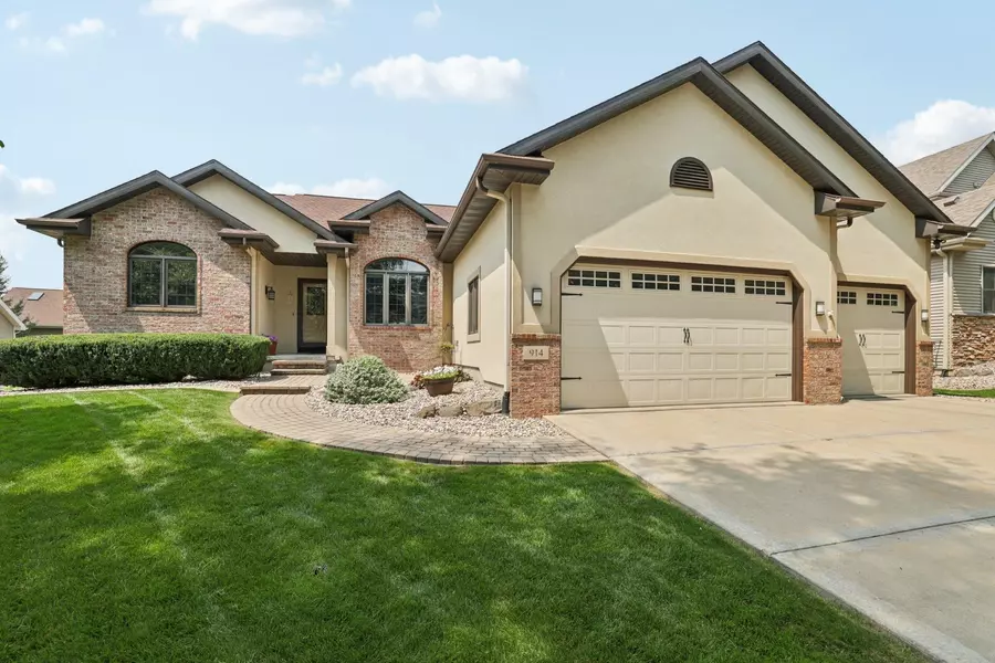 914 Countryside Crossing, Waunakee, WI 53597