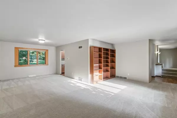 Verona, WI 53593,571 S Hillcrest Drive