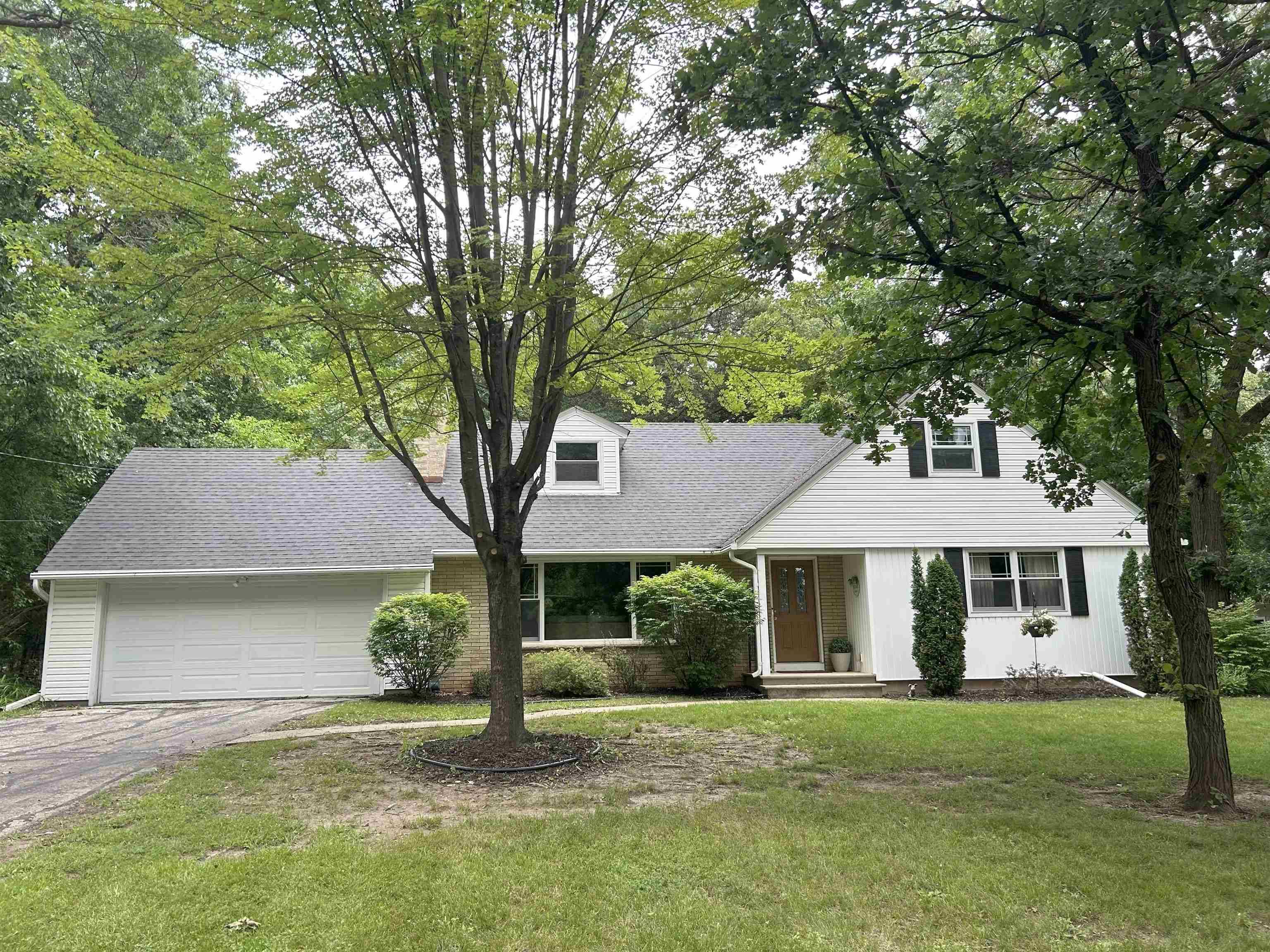 2948 Witzel Avenue, Oshkosh, WI 54904