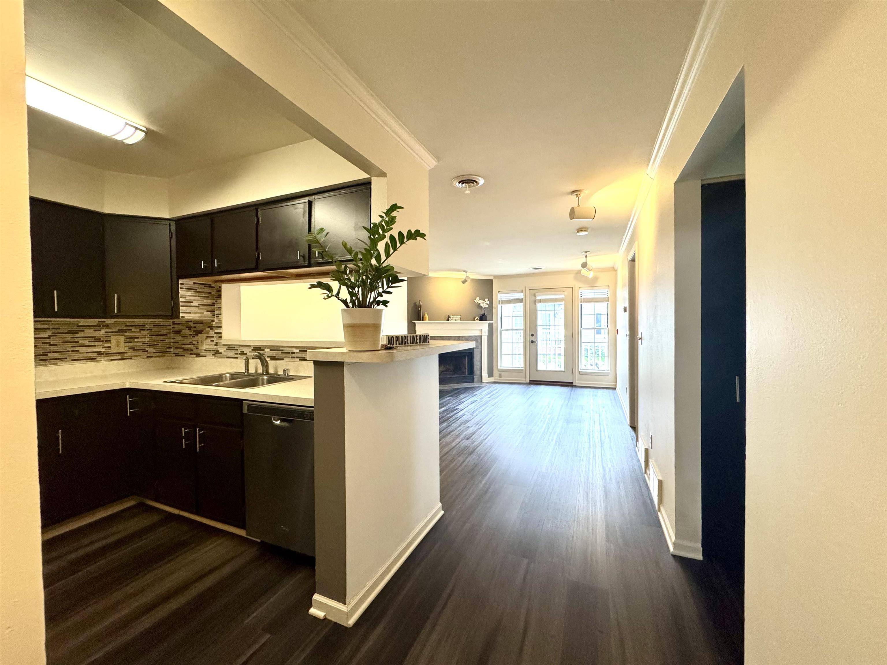 Madison, WI 53719,922 Harbor House Drive #4