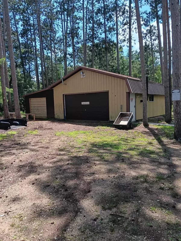Montello, WI 53949,N5523 County Road B Road