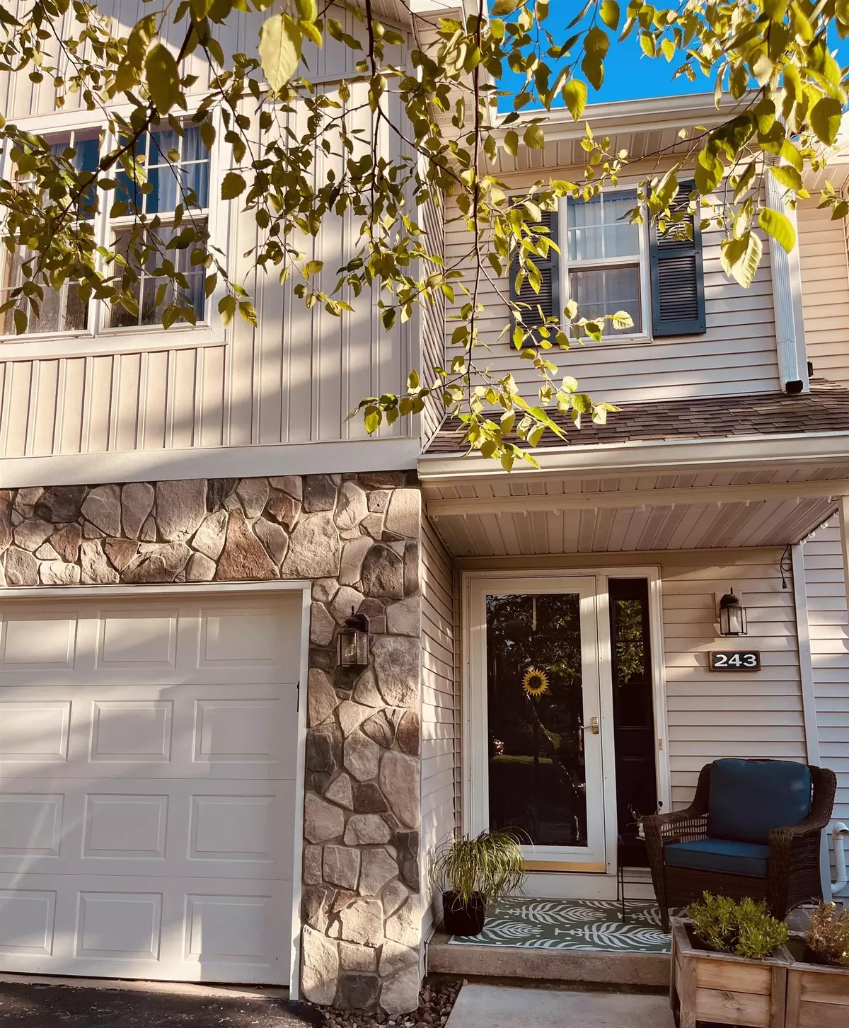 Sun Prairie, WI 53590,243 N Musket Ridge Drive