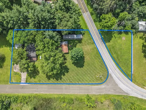Poynette, WI 53955,W8525 Oshaukuta Road