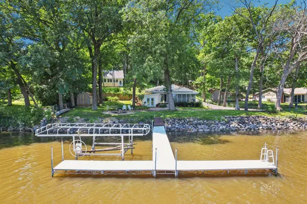 9727 N Blackhawk Drive, Edgerton, WI 53534