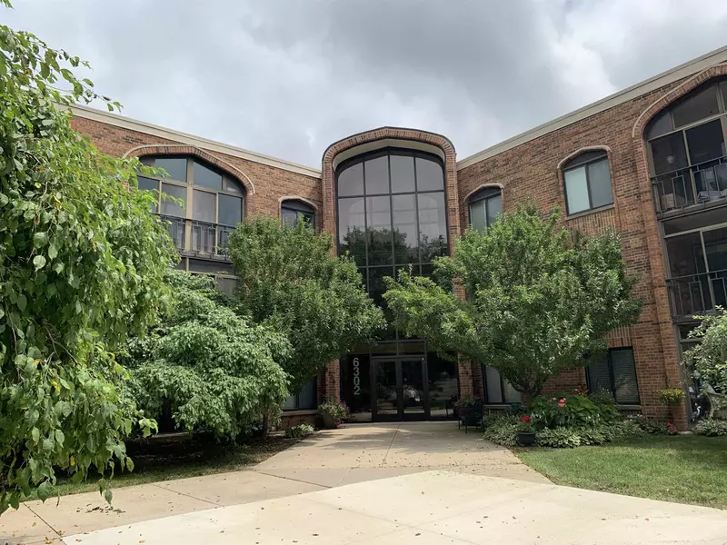 6302 Mineral Point Road #303, Madison, WI 53705