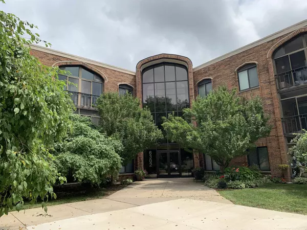 6302 Mineral Point Road #303, Madison, WI 53705