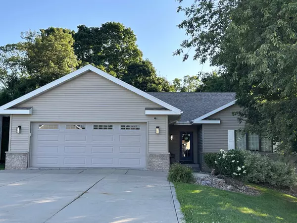 1260 Springbrook Drive, Baraboo, WI 53913-3075