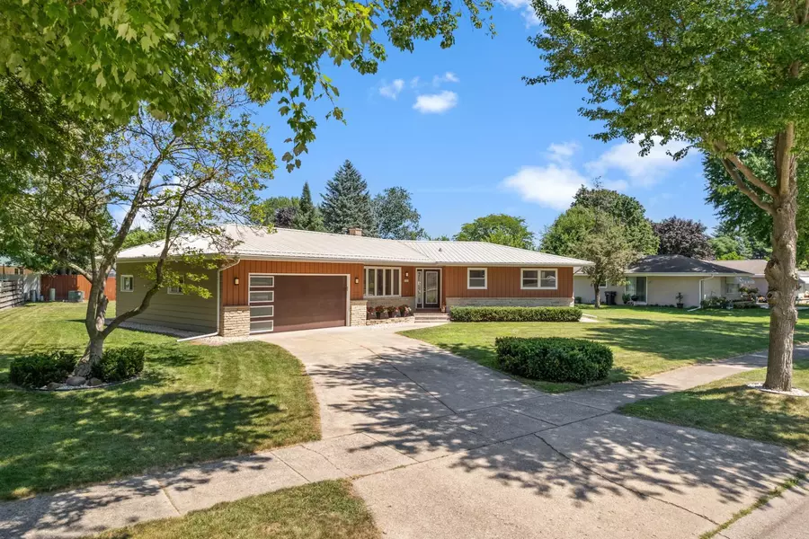 1016 Erie Drive, Janesville, WI 53545