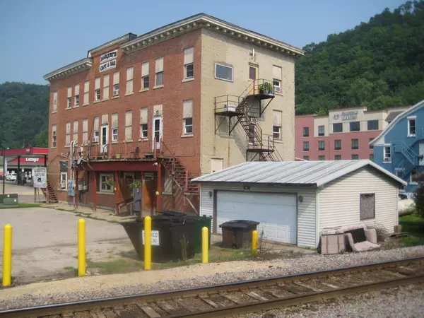 Marquette, IA 52158,87 First Street