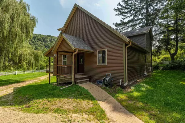 Dodgeville, WI 53533,2971 Hunter Hollow Road
