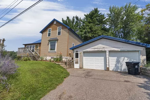 402 E Broadway, Rock Springs, WI 53961-9796