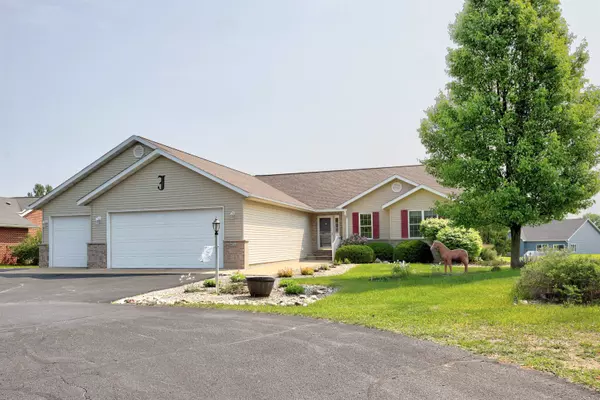 N6744 Turtle Lane #5, Pardeeville, WI 53955