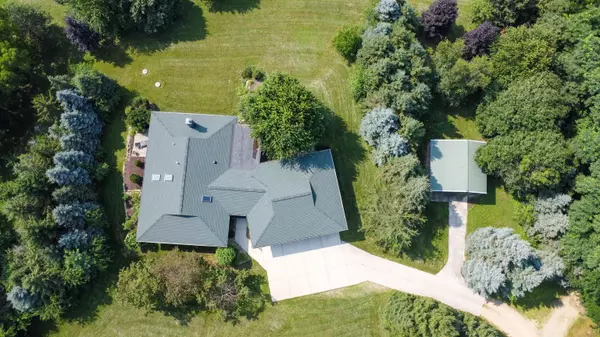 Waunakee, WI 53597,5011 Gilkeson Road
