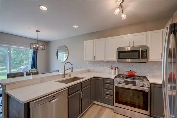 Oregon, WI 53575,322 Alpine Meadows Circle #322
