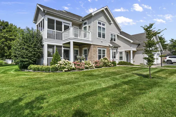 Fitchburg, WI 53711,16 CORNER STONE Way #12