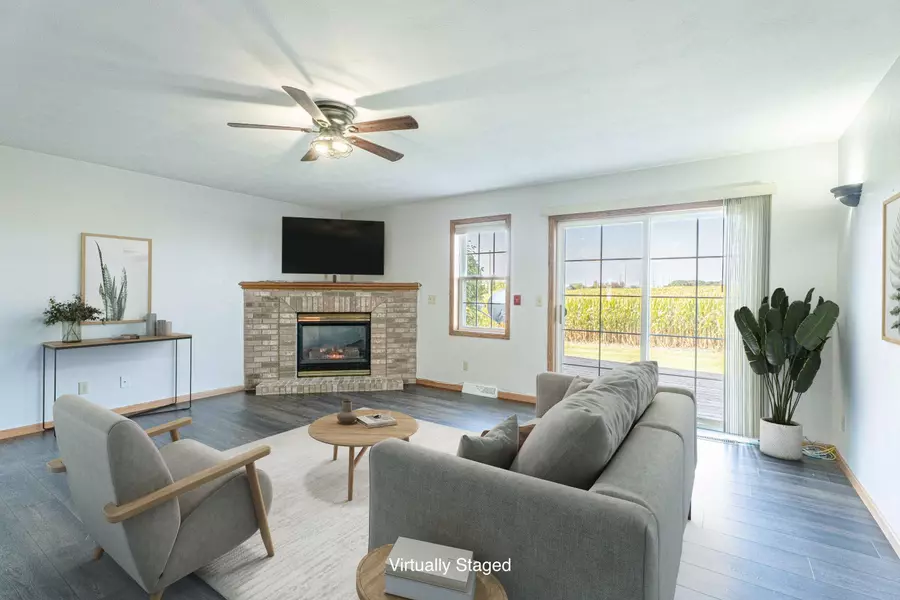 2367 EFFINGHAM Way, Sun Prairie, WI 53590