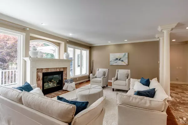Middleton, WI 53562,9121 Blackhawk Road