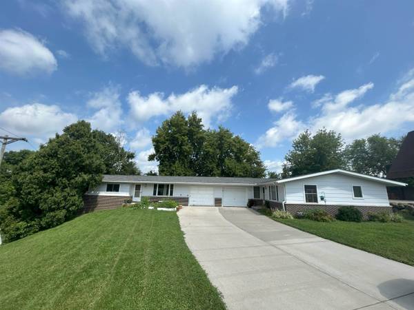 3205-3207 Arbordale Court, Madison, WI 53713