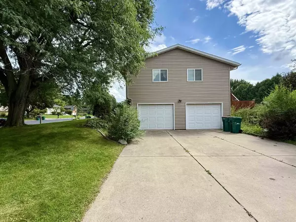 Mcfarland, WI 53558,5502 Valley Drive