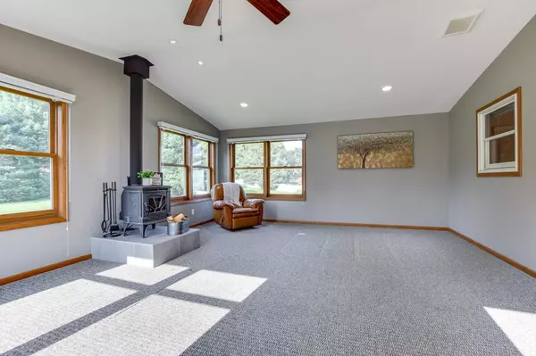 720 W Mohawk Trail, Deforest, WI 53532