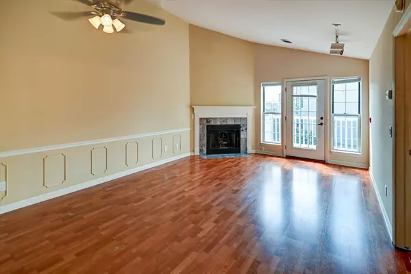 Madison, WI 53719,705 Harbor House Drive #8