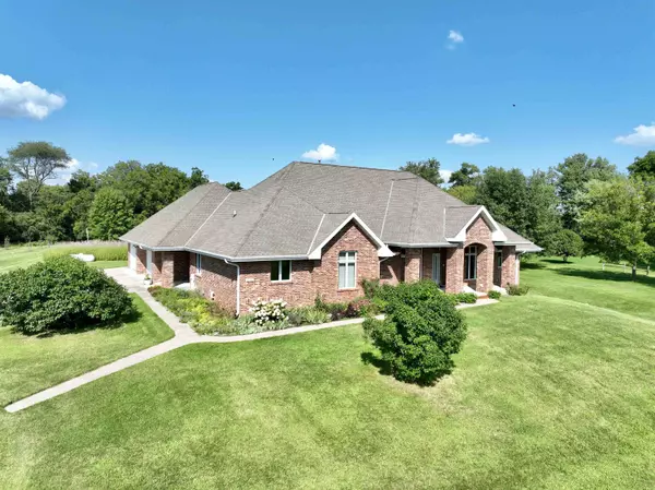 5522 N County Road F, Janesville, WI 53545